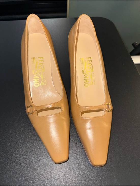 Salvatore Ferragamo Shoes - Salvatore Ferragamo Tan Leather Pointed Pumps with Gold Accent